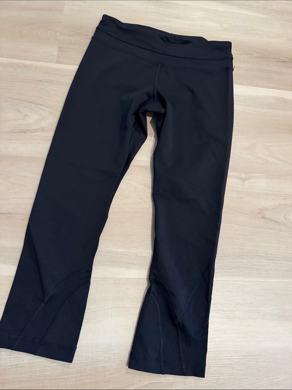 Lululemon Black Mid-Rise Cropped Workout Leggings